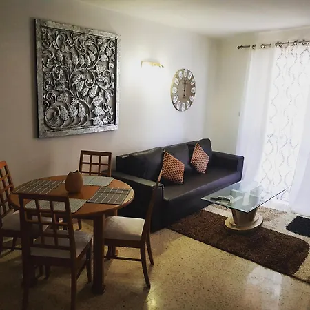 Sunshine Court 9 *