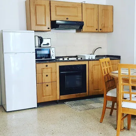 Sunshine Court 9 *